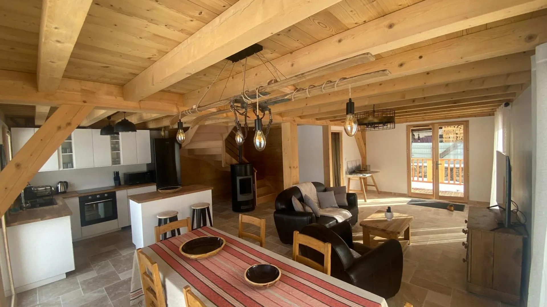 Chalet Yeti 8 Personnes Location De Ski Offerte 생샤프리